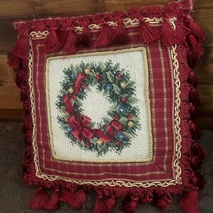 Peking Handicraft Needle Point Christmas Wreath Pillow w fringe 14”X14”